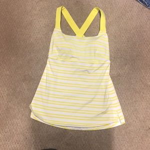 Size 6 lulu athletic top
